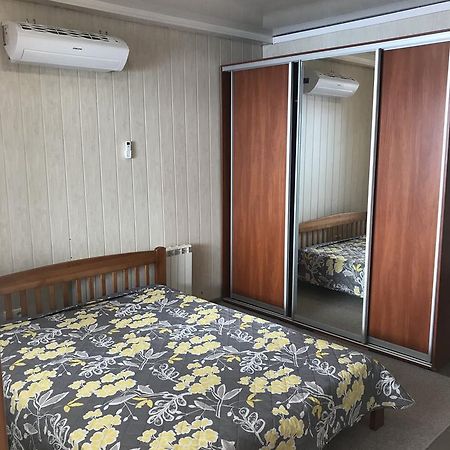 Apartment on Rekonstruktyvna Street Zaporizhia Eksteriør bilde